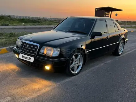 Mercedes-Benz E 320 1994 года за 8 500 000 тг. в Шымкент – фото 5