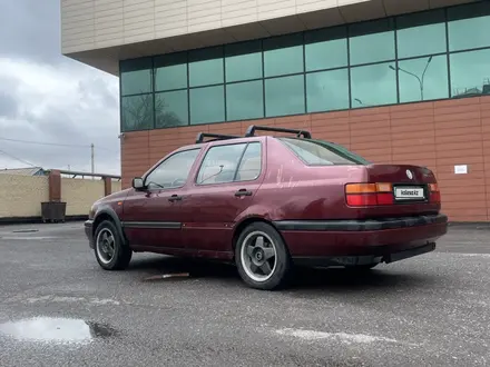 Volkswagen Vento 1992 года за 900 000 тг. в Караганда – фото 4