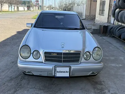 Mercedes-Benz E 200 1996 года за 2 900 000 тг. в Шымкент – фото 3