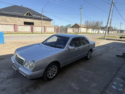 Mercedes-Benz E 200 1996 года за 2 900 000 тг. в Шымкент – фото 5