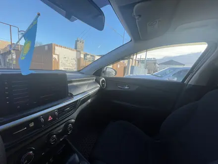 Kia Cerato 2018 года за 8 700 000 тг. в Атырау – фото 2