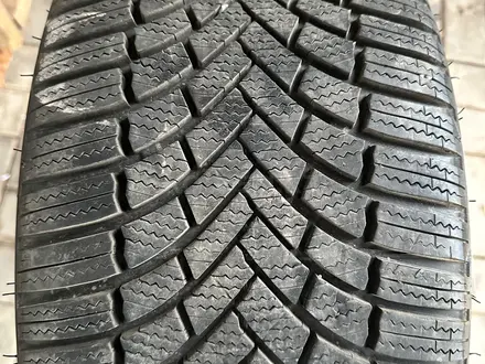 Покрышки зимние Hankook 205/50/R17 за 120 000 тг. в Алматы