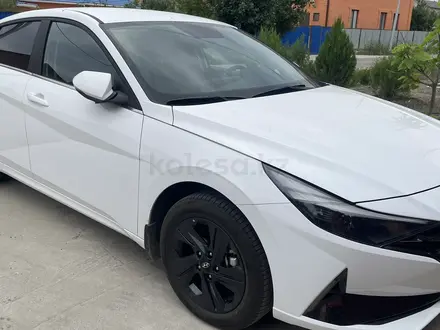 Hyundai Elantra 2023 года за 12 000 000 тг. в Атырау