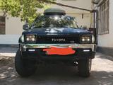 Toyota 4Runner 1990 годаfor2 400 000 тг. в Шымкент