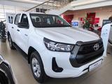 Toyota Hilux 2024 года за 22 880 000 тг. в Астана