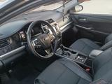 Toyota Camry 2015 годаfor6 900 000 тг. в Актобе – фото 4