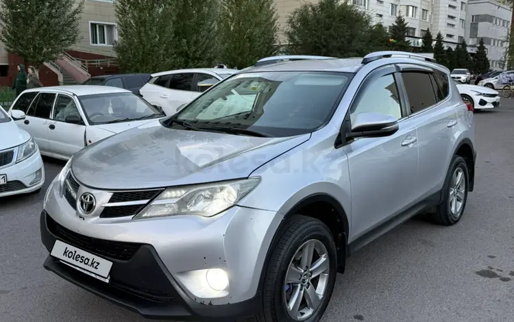 Toyota RAV4 2015 года за 7 100 000 тг. в Астана