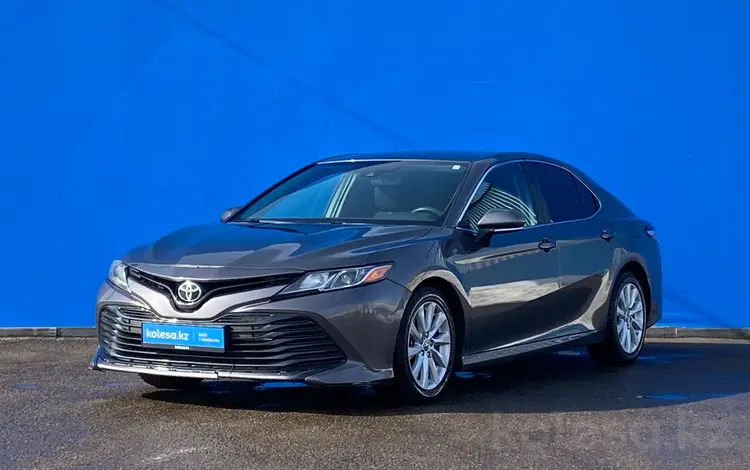 Toyota Camry 2019 года за 11 290 000 тг. в Алматы