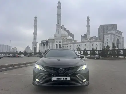 Toyota Camry 2020 года за 14 999 999 тг. в Астана – фото 2