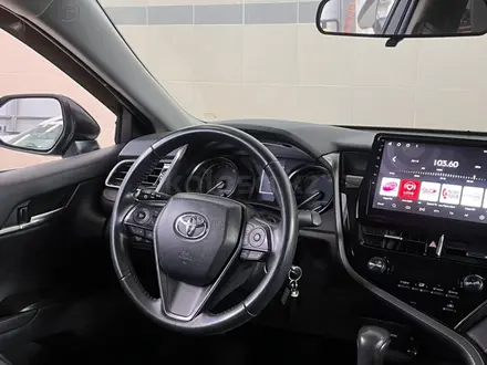 Toyota Camry 2020 года за 12 800 000 тг. в Атырау – фото 9