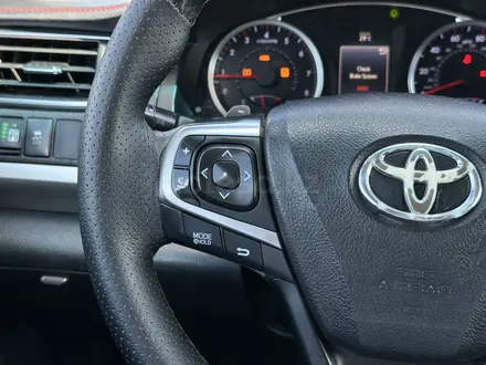 Toyota Camry 2016 года за 8 500 000 тг. в Атырау – фото 18