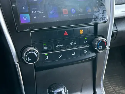 Toyota Camry 2016 года за 8 500 000 тг. в Атырау – фото 21