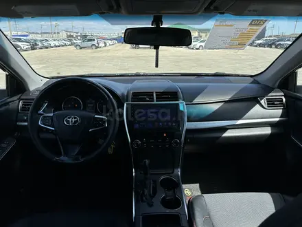 Toyota Camry 2016 года за 8 500 000 тг. в Атырау – фото 8