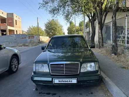 Mercedes-Benz E 200 1995 года за 2 500 000 тг. в Шымкент – фото 2