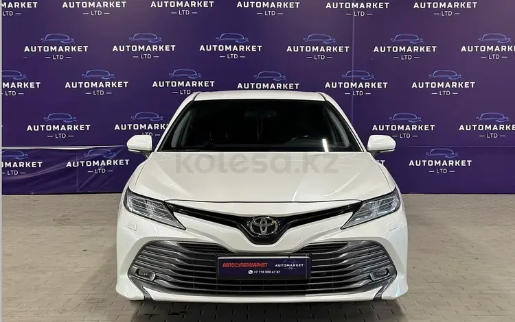 Toyota Camry 2020 года за 13 950 000 тг. в Астана