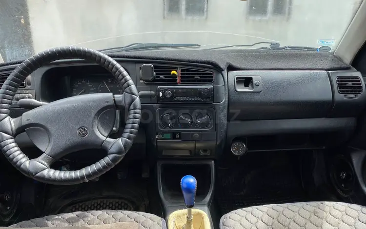 Volkswagen Golf 1992 года за 550 000 тг. в Актобе