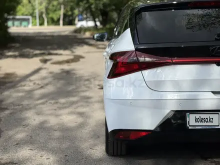 Hyundai i20 2023 года за 6 350 000 тг. в Караганда – фото 11