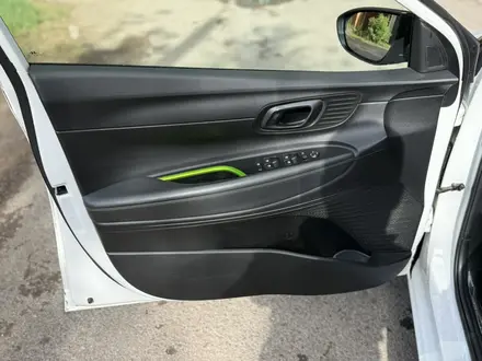Hyundai i20 2023 года за 6 350 000 тг. в Караганда – фото 17