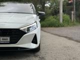 Hyundai i20 2023 года за 6 350 000 тг. в Караганда – фото 3