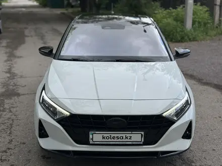Hyundai i20 2023 года за 6 350 000 тг. в Караганда – фото 5