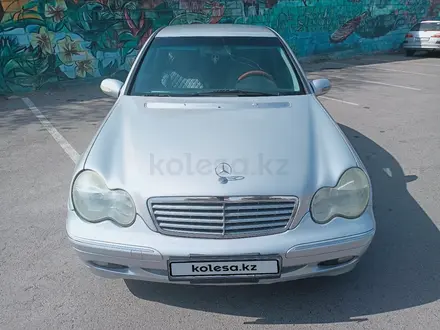 Mercedes-Benz C 180 2002 года за 3 300 000 тг. в Алматы – фото 2