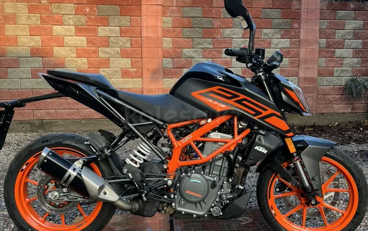 KTM  250 Duke 2023 годаүшін1 800 000 тг. в Алматы