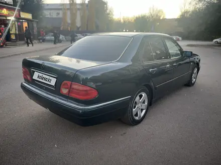 Mercedes-Benz E 230 1997 года за 2 200 000 тг. в Астана – фото 4