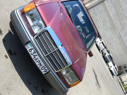 Mercedes-Benz E 230 1992 года за 1 200 000 тг. в Караганда – фото 2