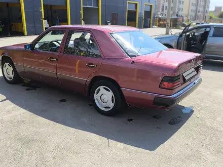Mercedes-Benz E 230 1992 года за 1 200 000 тг. в Караганда – фото 16