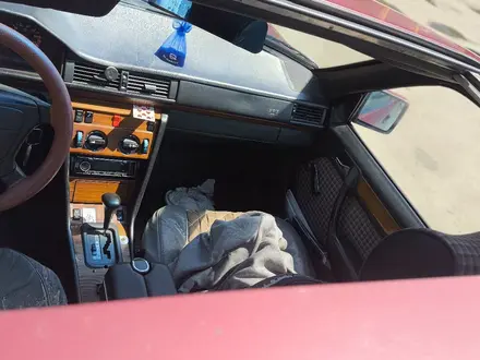 Mercedes-Benz E 230 1992 года за 1 200 000 тг. в Караганда – фото 4