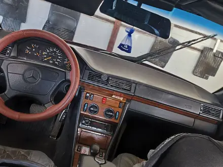 Mercedes-Benz E 230 1992 года за 1 200 000 тг. в Караганда – фото 31