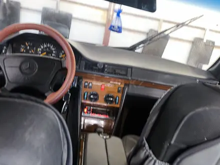 Mercedes-Benz E 230 1992 года за 1 200 000 тг. в Караганда – фото 32