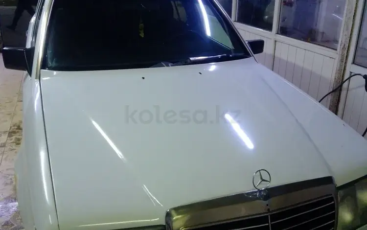 Mercedes-Benz E 200 1988 года за 800 000 тг. в Алматы