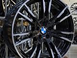 BMW G30 на 19 новые разноширокие диски в Астане за 300 000 тг. в Астана – фото 2