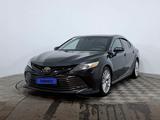 Toyota Camry 2018 года за 10 290 000 тг. в Астана
