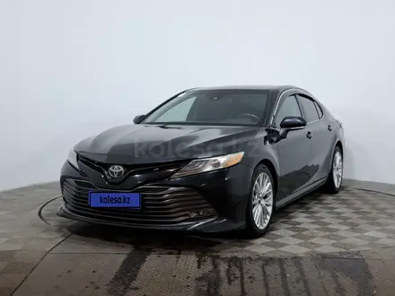 Toyota Camry 2018 года за 8 950 000 тг. в Астана