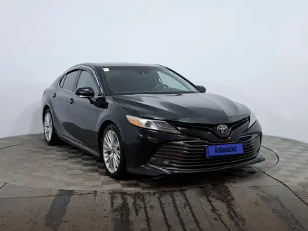 Toyota Camry 2018 года за 8 950 000 тг. в Астана – фото 3