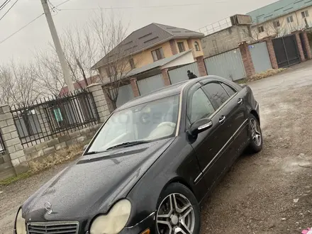 Mercedes-Benz C 240 2002 года за 3 300 000 тг. в Алматы – фото 3