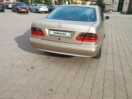 Mercedes-Benz E 430 2000 года за 3 500 000 тг. в Алматы – фото 4