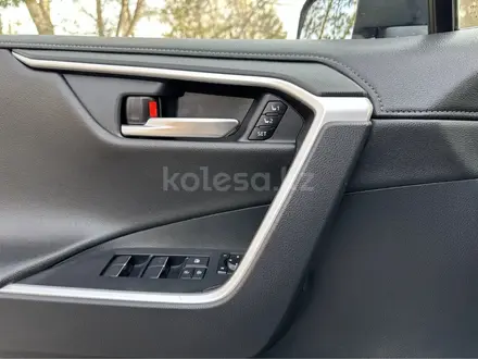 Toyota RAV4 2020 года за 16 500 000 тг. в Актобе – фото 9