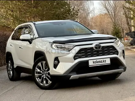 Toyota RAV4 2020 года за 16 500 000 тг. в Актобе