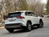 Toyota RAV4 2020 года за 16 500 000 тг. в Актобе – фото 2