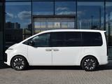 Hyundai Staria Luxe 2023 года за 19 190 000 тг. в Астана – фото 2