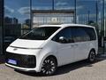 Hyundai Staria Luxe 2023 года за 19 190 000 тг. в Астана
