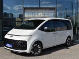 Hyundai Staria Luxe 2023 года за 19 190 000 тг. в Астана