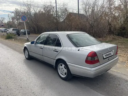 Mercedes-Benz C 180 1994 года за 2 150 000 тг. в Караганда – фото 5