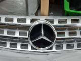 Передняя решетка на Mercedes w164 ML рест за 70 000 тг. в Алматы