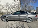 Mercedes-Benz E 320 2004 года за 4 500 000 тг. в Актау – фото 2