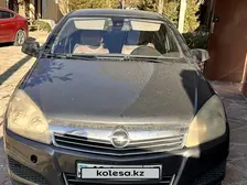 Opel Astra, 2010