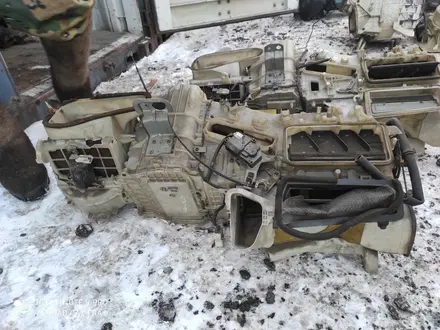 Корпус печки радиатор печки моторчик печки. Toyota Mark 2 100кузов за 15 000 тг. в Алматы – фото 3